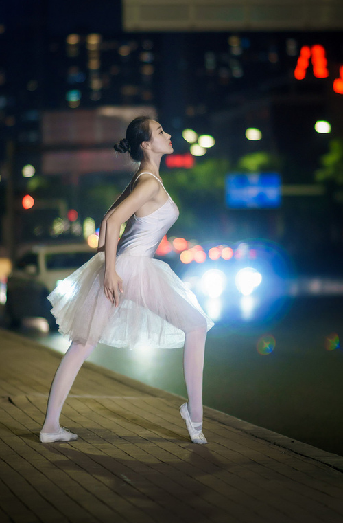 乐鱼体育APP官方下载-Yıldız成为小组赛明星球员之一