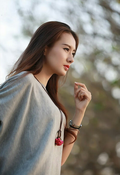 乐鱼app-拦截型中卫补强中场压迫，拦截型后卫